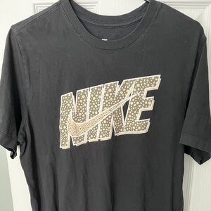 Men’s size medium Nike black short sleeved tee 100% cotton